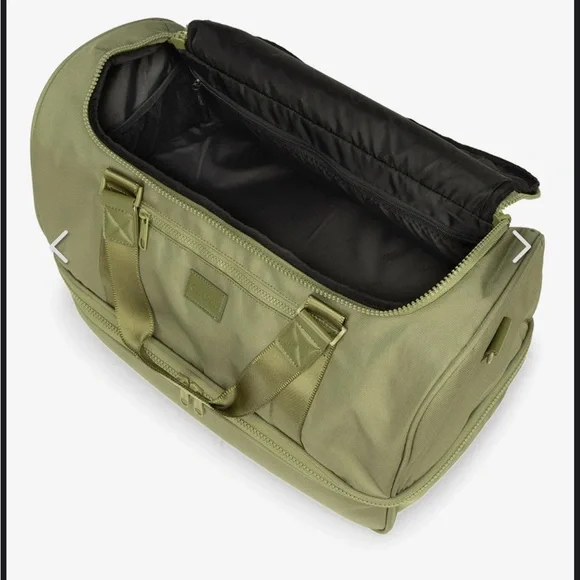 Calpak Olive Green Travel Bag - Picture 6 of 9
